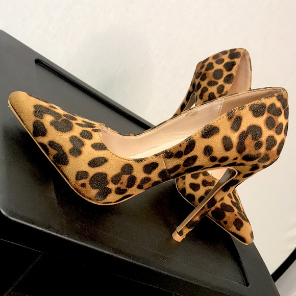 Sassy & Sexy Leopard Print Heels - Picture 3 of 5